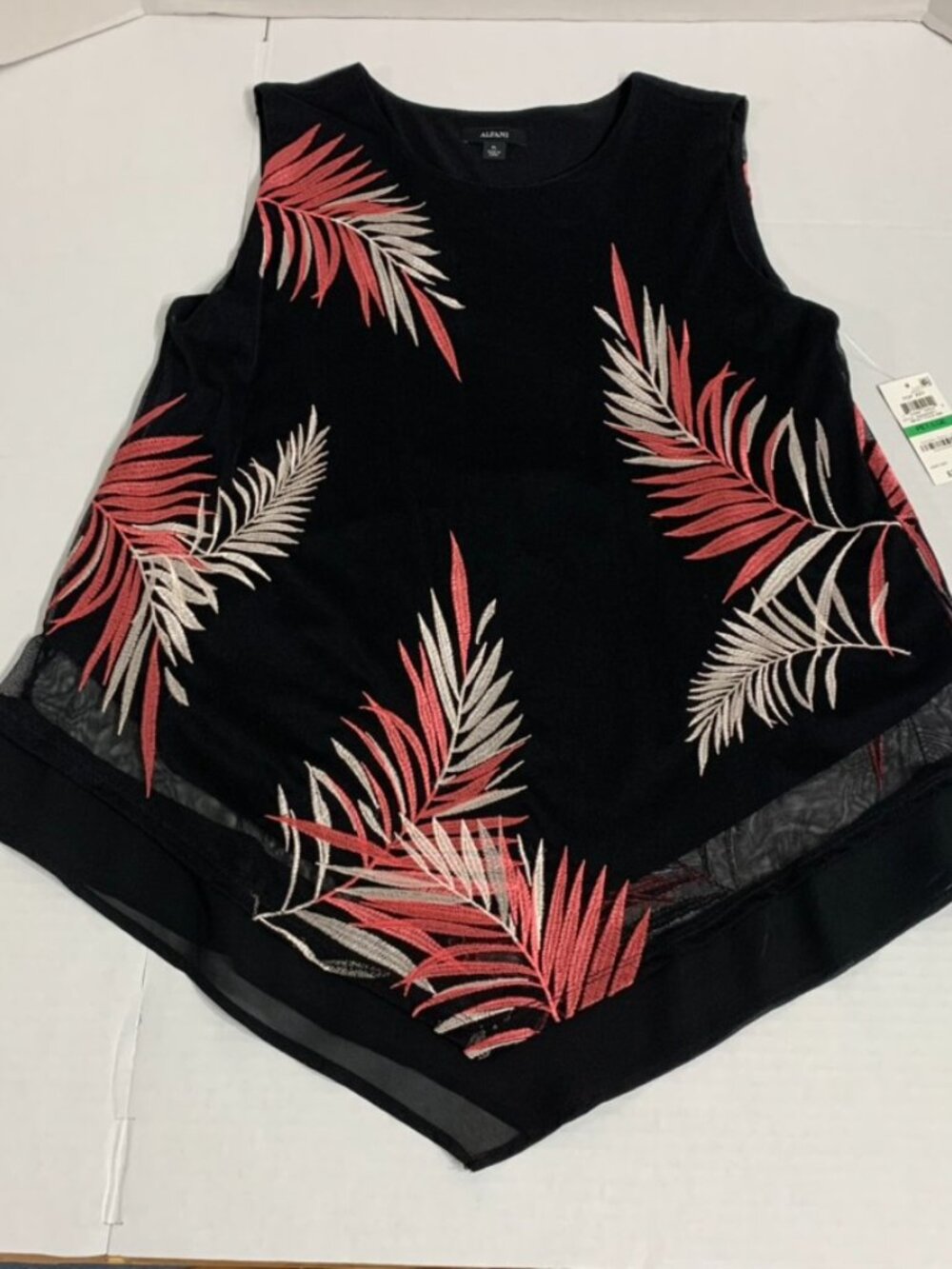 NWT Alfani Womens Petite Large Black and Salmon Print Sleeveless Top Blouse Shir